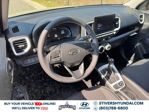 Certified 2025 Hyundai Venue Limited image 2