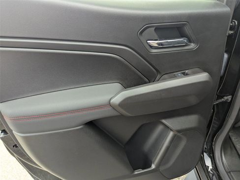 Used 2024 Chevrolet Colorado Z71 w/ Z71 Convenience Package 2 image 12