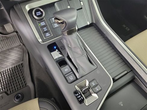 Used 2025 Lexus GX 550 image 26