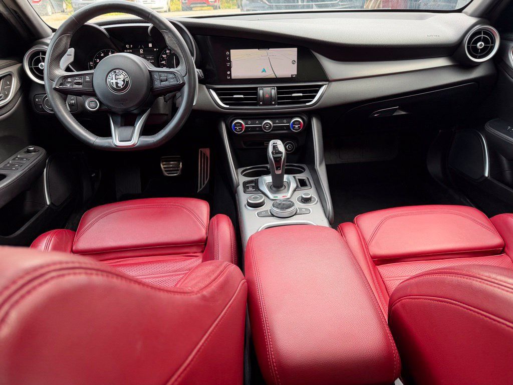 Used 2023 Alfa Romeo Giulia Veloce RWD image 14
