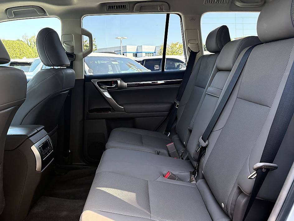 Used 2019 Lexus GX 460 Premium AWD/4WD image 9
