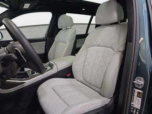 Certified 2026 BMW X7 xDrive40i AWD/4WD image 12
