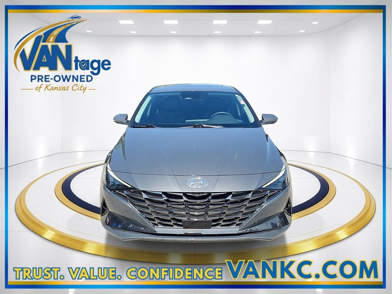 Used 2023 Hyundai Elantra Limited w/ Cargo Package FWD image 2