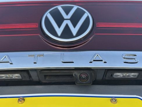Certified 2024 Volkswagen Atlas SE image 16