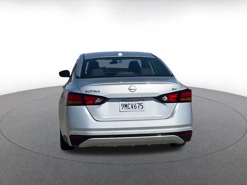 Used 2024 Nissan Altima 2.5 SV image 12