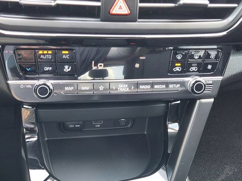 New 2026 Kia Seltos S FWD image 17