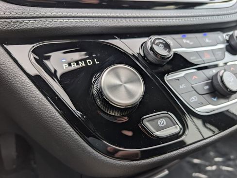 New 2026 Chrysler Pacifica Select FWD image 32