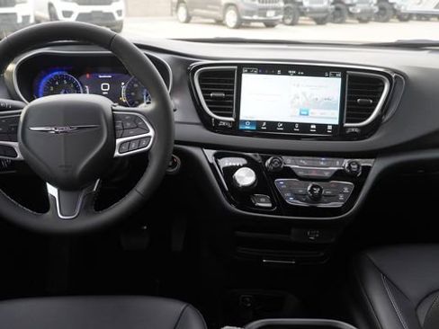 New 2026 Chrysler Voyager LX image 14