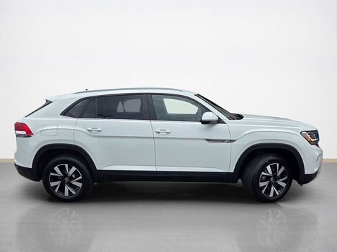 Used 2021 Volkswagen Atlas Cross Sport SE AWD/4WD image 2