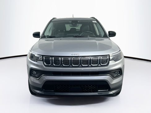 Used 2022 Jeep Compass Latitude AWD/4WD image 2