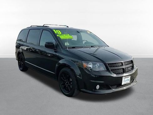 Used 2019 Dodge Grand Caravan GT image 3