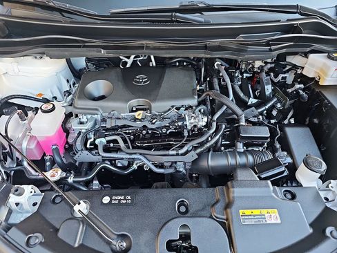 Certified 2025 Toyota Sienna LE image 7