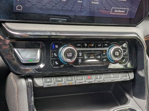 Used 2024 GMC Sierra 1500 AT4 w/ Technology Package AWD/4WD image 24