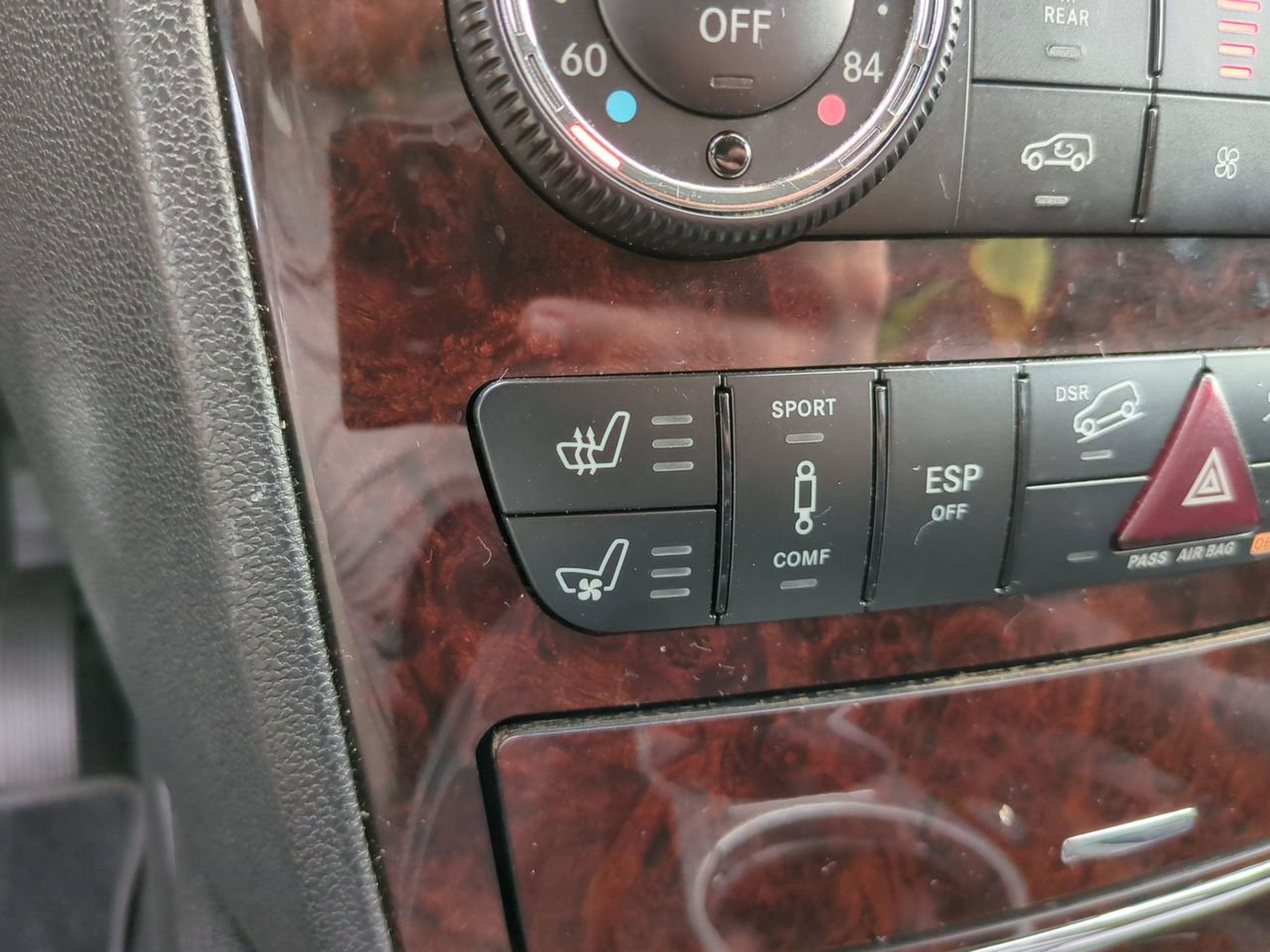 Used 2011 Mercedes-Benz GL 550 4MATIC image 31