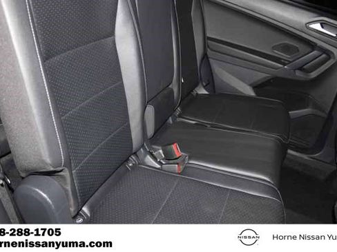 Used 2020 Volkswagen Tiguan SE w/ Panoramic Sunroof Package image 7