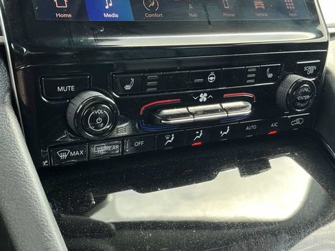 Used 2023 Jeep Grand Cherokee Limited AWD/4WD image 33