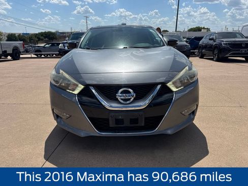 Used 2016 Nissan Maxima Platinum w/ Interior Lighting Package FWD image 2