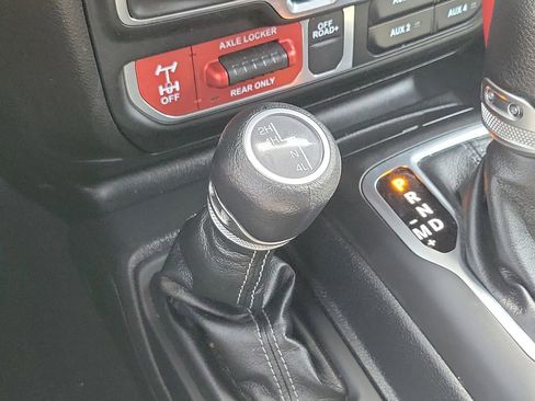 Used 2024 Jeep Gladiator Sport AWD/4WD image 11