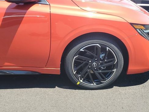 New 2026 Nissan Sentra SR w/ SR Premium Package FWD image 9