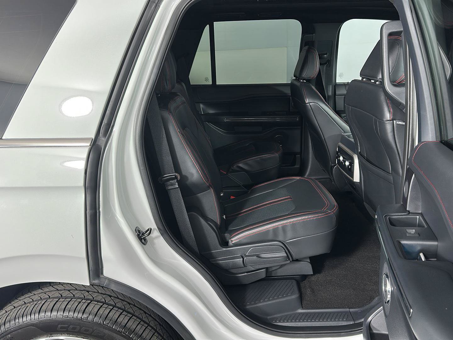 Used 2023 Ford Expedition Limited AWD/4WD image 33