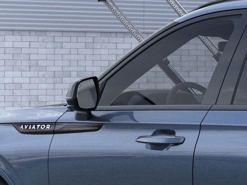 New 2025 Lincoln Aviator Reserve w/ Luxury Package image 20