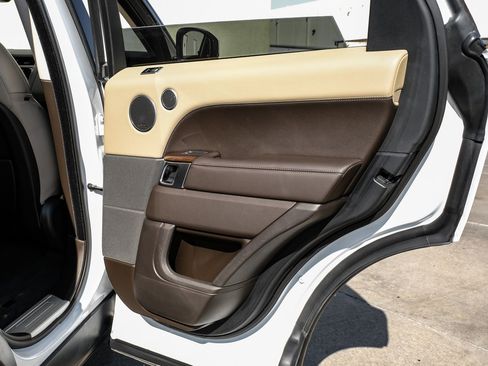 Used 2019 Land Rover Range Rover Sport HSE image 33