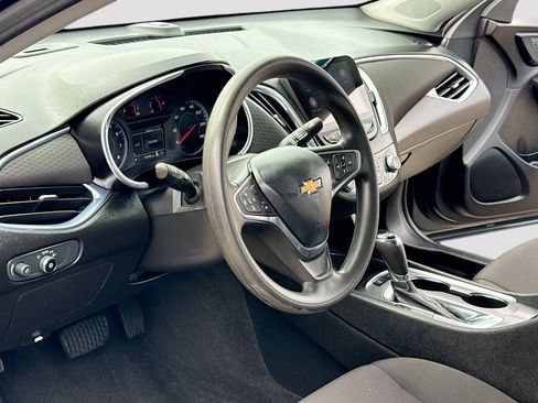 Used 2020 Chevrolet Malibu LT FWD image 4