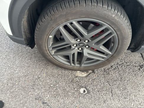 Used 2025 Ford Explorer ST-Line w/ ST-Line Street Pack image 4