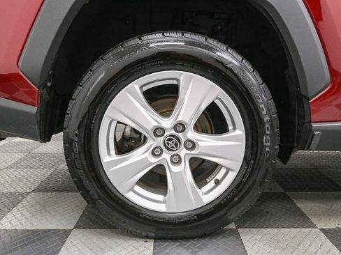 Used 2021 Toyota RAV4 XLE AWD/4WD image 15