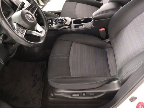 Used 2019 Nissan Leaf SV w/ SV Technology Package FWD image 11