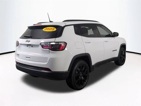 Used 2025 Jeep Compass Latitude w/ Altitude Special Edition AWD/4WD image 5