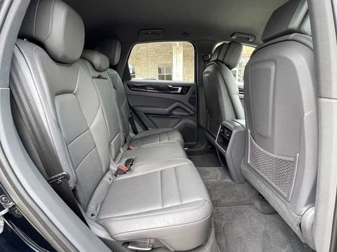 Used 2019 Porsche Cayenne AWD/4WD image 29