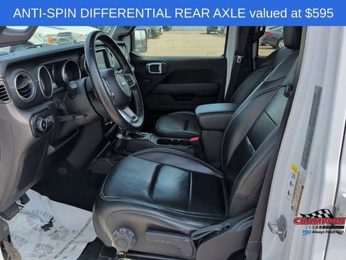 Used 2018 Jeep Wrangler Unlimited Sahara AWD/4WD image 14