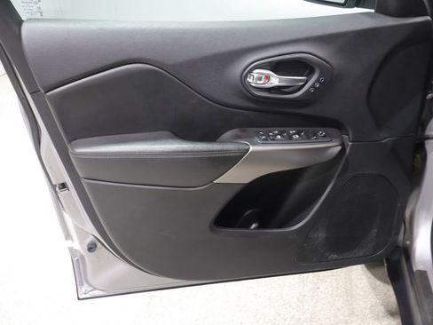 Used 2020 Jeep Cherokee Limited w/ Safetytec Group AWD/4WD image 13