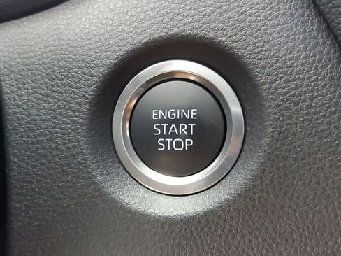 Used 2025 Toyota Corolla SE FWD image 31