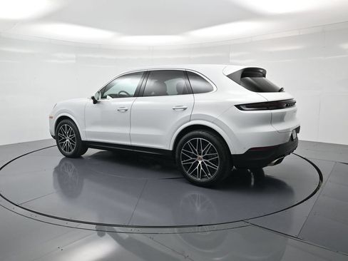 Certified 2026 Porsche Cayenne AWD/4WD image 3