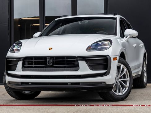 New 2026 Porsche Macan AWD/4WD image 1