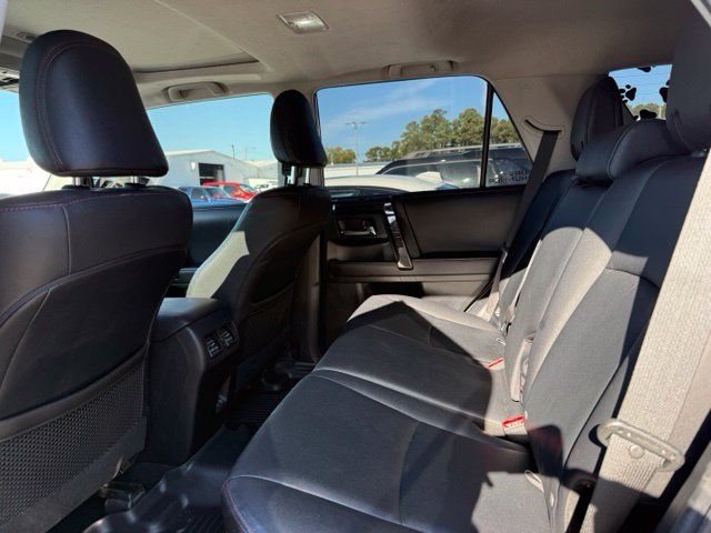 Used 2022 Toyota 4Runner TRD Off-Road Premium w/ Moonroof Package AWD/4WD image 5