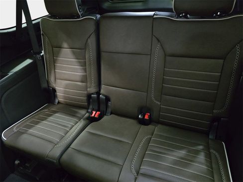 Used 2025 GMC Yukon XL Denali Ultimate image 18