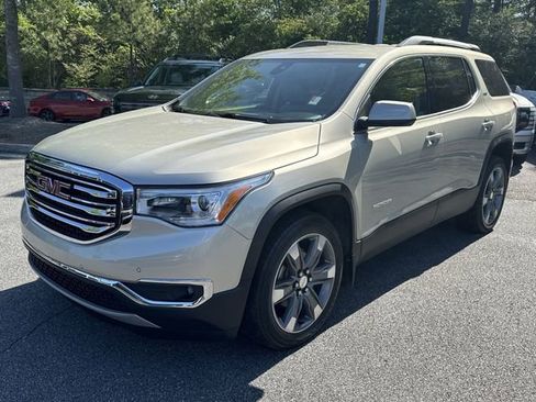 Used 2017 GMC Acadia SLT w/ LPO, Protection Package AWD/4WD image 3