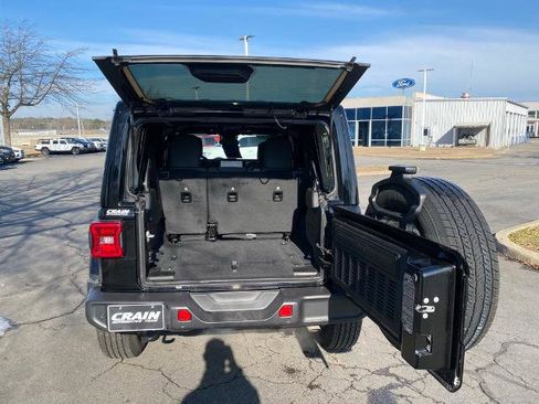 Used 2024 Jeep Wrangler Sahara w/ Dual Top Group image 9