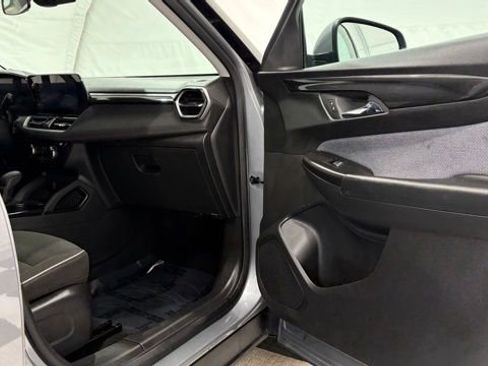 Used 2025 Chevrolet TrailBlazer LT image 19