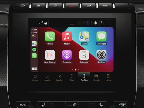 New 2025 Jeep Grand Cherokee Altitude image 19