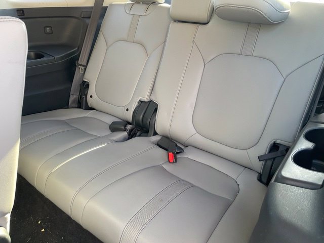 Used 2024 Honda Pilot Touring image 7