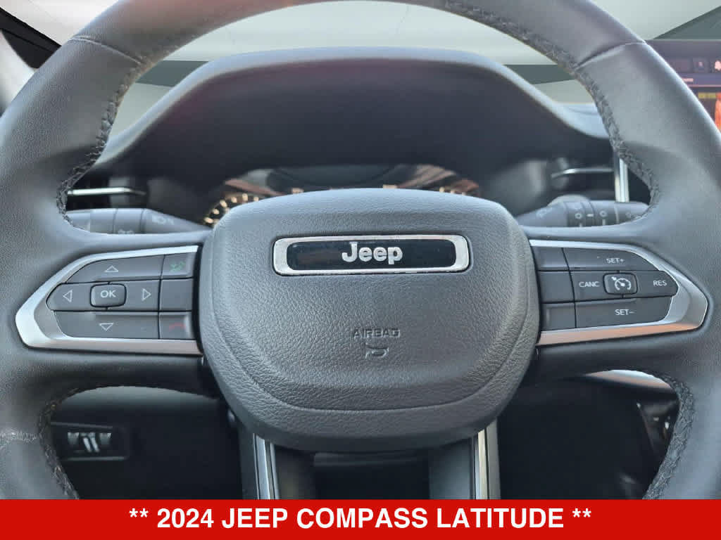 Used 2024 Jeep Compass Latitude AWD/4WD image 22