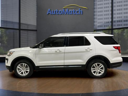 Used 2019 Ford Explorer XLT w/ Equipment Group 202A image 7