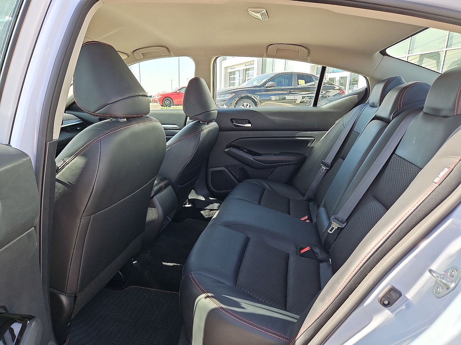 Used 2024 Nissan Altima 2.5 SR FWD image 13