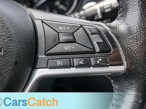 Used 2018 Nissan Rogue SV AWD/4WD image 32