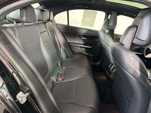 Used 2025 Mercedes-Benz C 300 4MATIC Sedan image 30