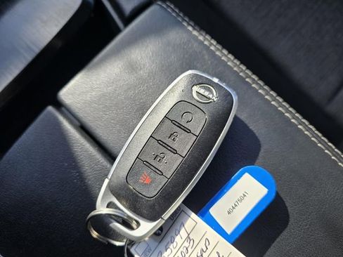 Used 2023 Nissan Rogue SV image 7